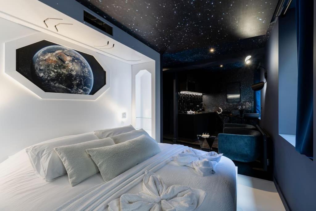 Galaxy La Tete Dans Les Etoiles Apartment Riom Exterior photo